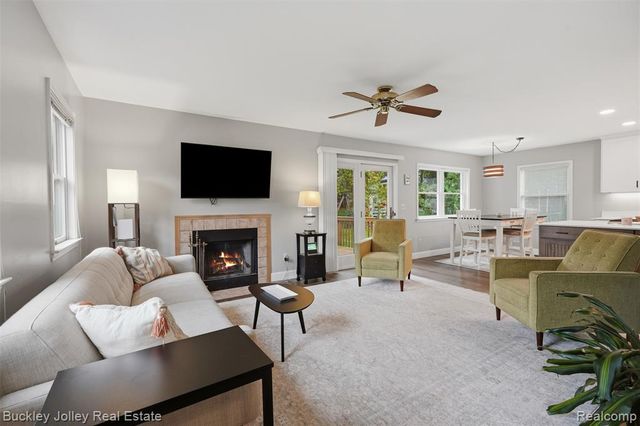 3315 Charlotte Drive, Brighton, MI 48114