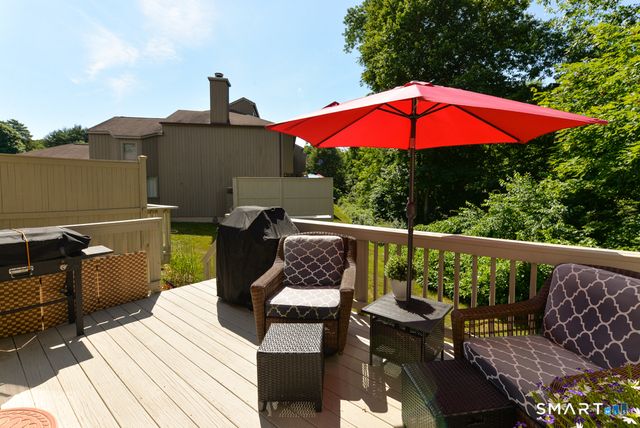 14 Far View Commons 14, Southbury, CT 06488
