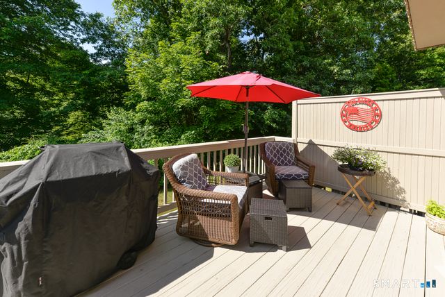 14 Far View Commons 14, Southbury, CT 06488