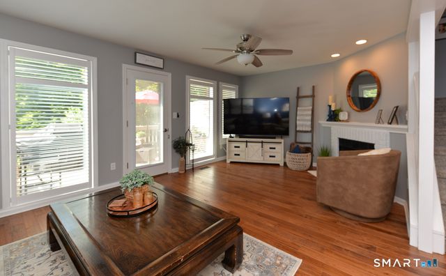 14 Far View Commons 14, Southbury, CT 06488
