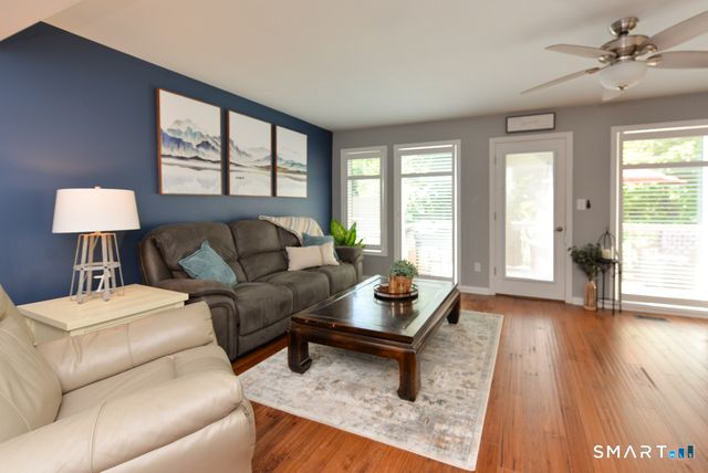 14 Far View Commons 14, Southbury, CT 06488