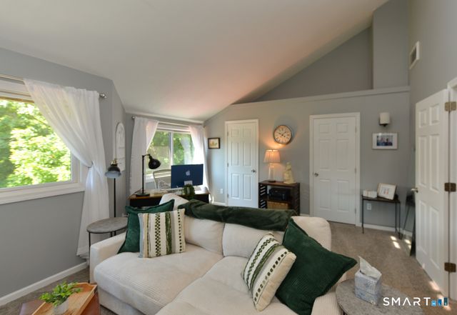 14 Far View Commons 14, Southbury, CT 06488