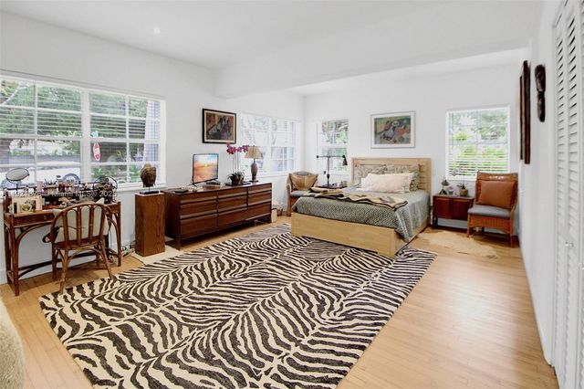 100 SW 30th Rd, Miami, FL 33129