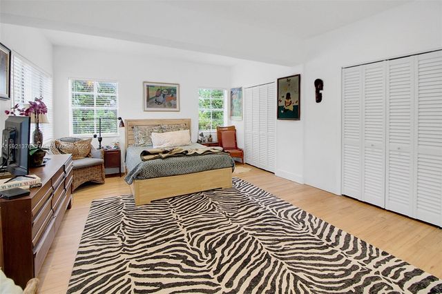 100 SW 30th Rd, Miami, FL 33129