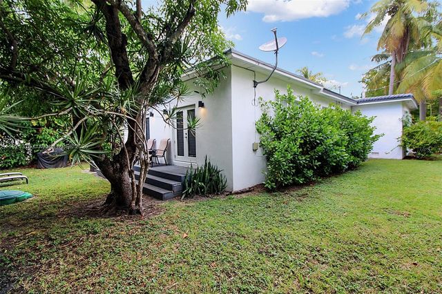 100 SW 30th Rd, Miami, FL 33129