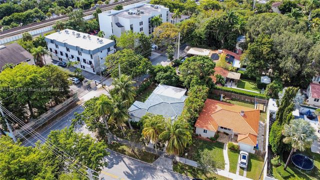 100 SW 30th Rd, Miami, FL 33129
