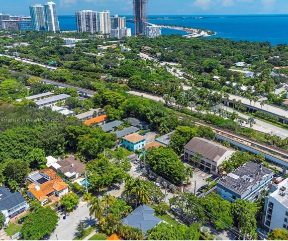 100 SW 30th Rd, Miami, FL 33129