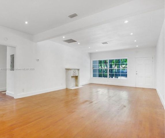 100 SW 30th Rd, Miami, FL 33129