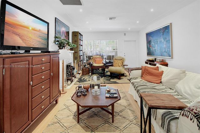 100 SW 30th Rd, Miami, FL 33129