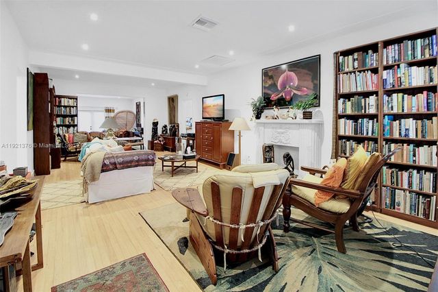 100 SW 30th Rd, Miami, FL 33129