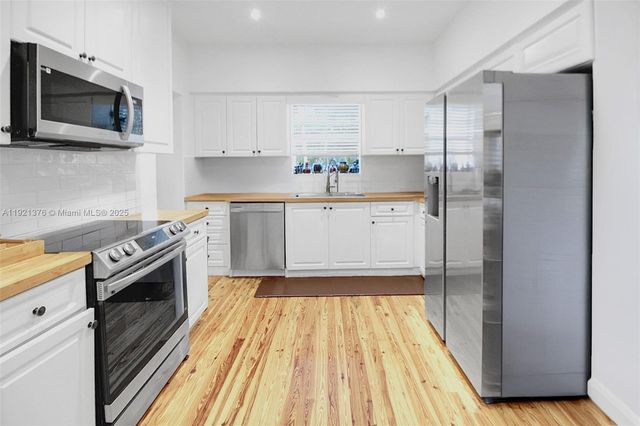 100 SW 30th Rd, Miami, FL 33129