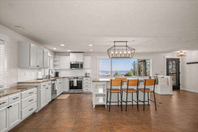 2712 N Chase Ln, Liberty Lake, WA 99019