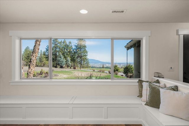 2712 N Chase Ln, Liberty Lake, WA 99019