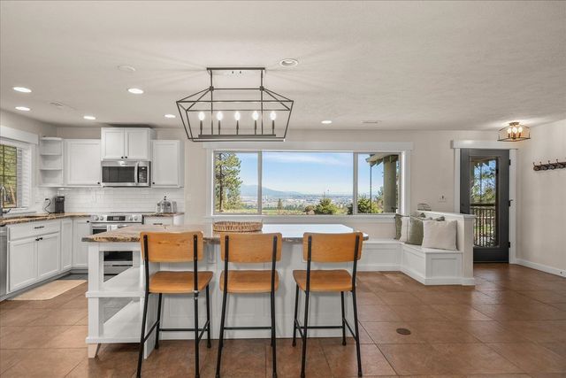 2712 N Chase Ln, Liberty Lake, WA 99019