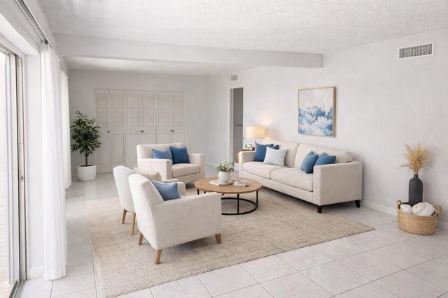 2687 Garden Drive N 212, Lake Worth Beach, FL 33461