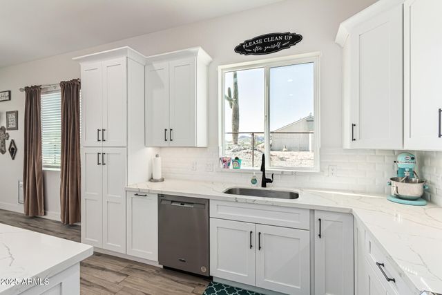 3925 W MOON DUST Trail, San Tan Valley, AZ 85144