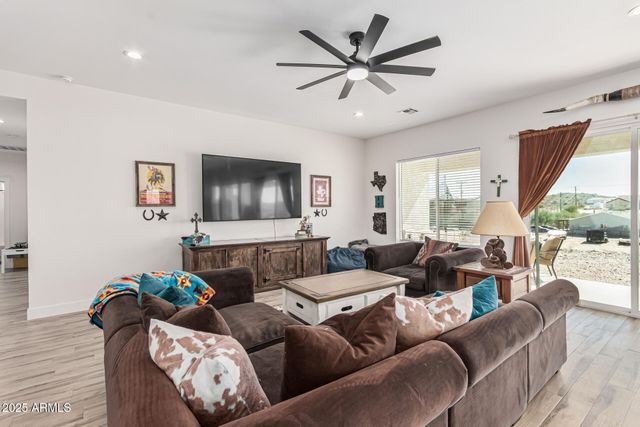 3925 W MOON DUST Trail, San Tan Valley, AZ 85144