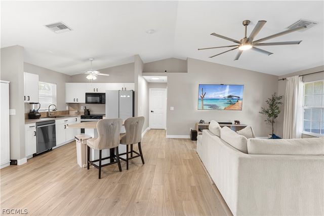 1810 SW 22nd ST, Cape Coral, FL 33991