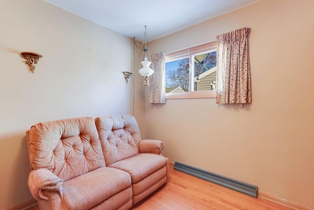 3504 Forest CIRCLE, Manitowoc, WI 54220