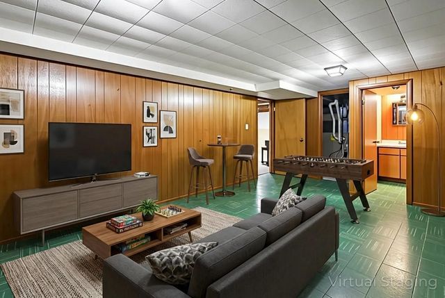 3504 Forest CIRCLE, Manitowoc, WI 54220