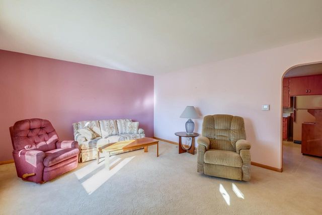 3504 Forest CIRCLE, Manitowoc, WI 54220