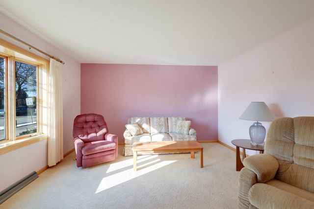 3504 Forest CIRCLE, Manitowoc, WI 54220