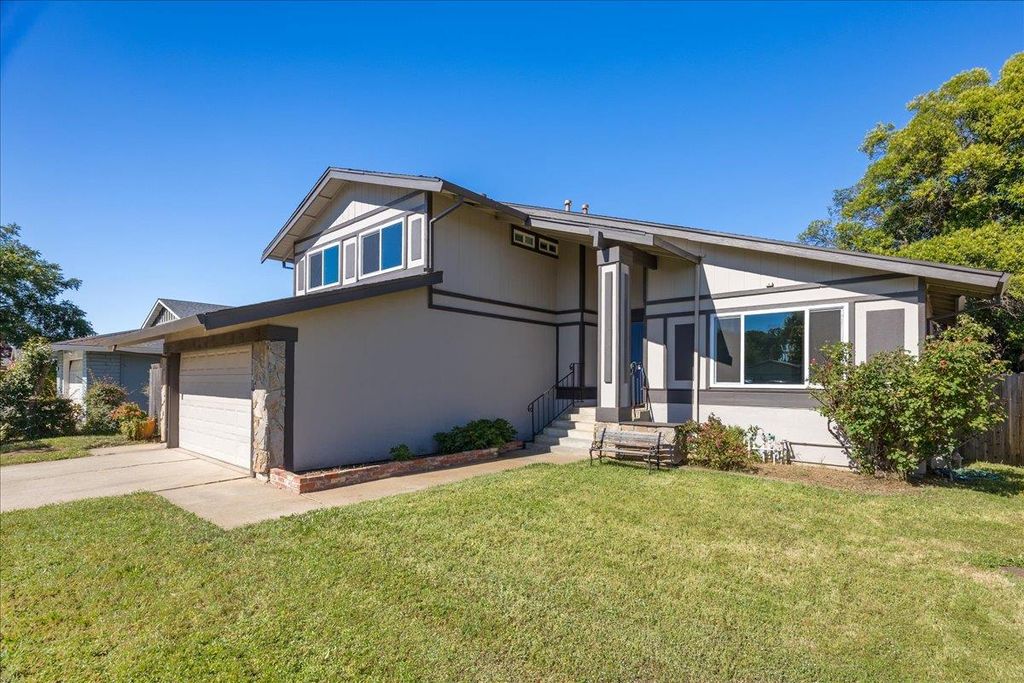 3341 Feltham Way, Sacramento, CA 95827