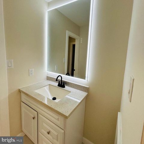 309 LA CASCATA TNHS, Clementon, NJ 08021