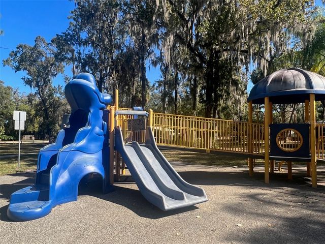 1325 E LAURA STREET, Plant City, FL 33563