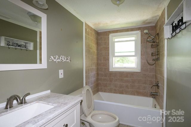 50 Taft Street, Black Mountain, NC 28711