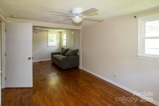 50 Taft Street, Black Mountain, NC 28711