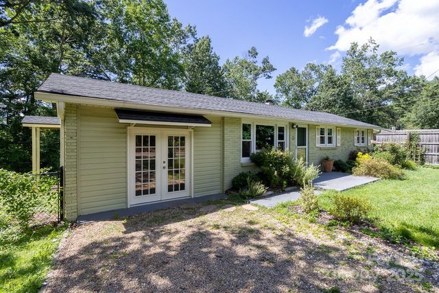 50 Taft Street, Black Mountain, NC 28711
