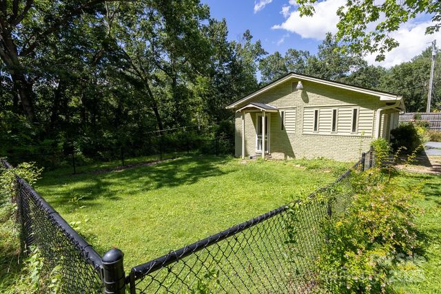 50 Taft Street, Black Mountain, NC 28711