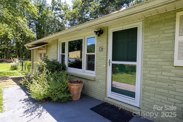50 Taft Street, Black Mountain, NC 28711