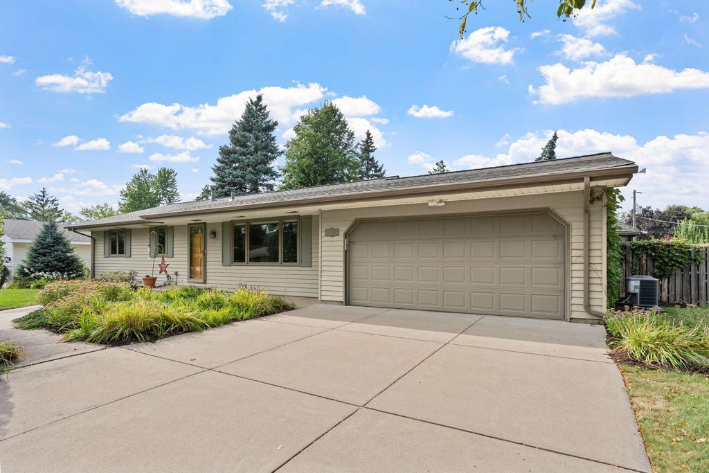11700 Galtier Drive, Burnsville, MN 55337 — exterior
