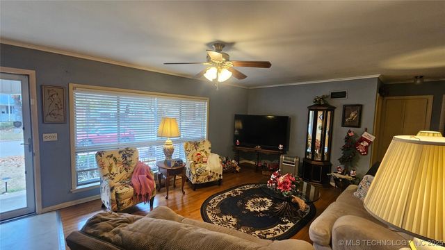 110 W Mill Avenue, Sapulpa, OK 74066