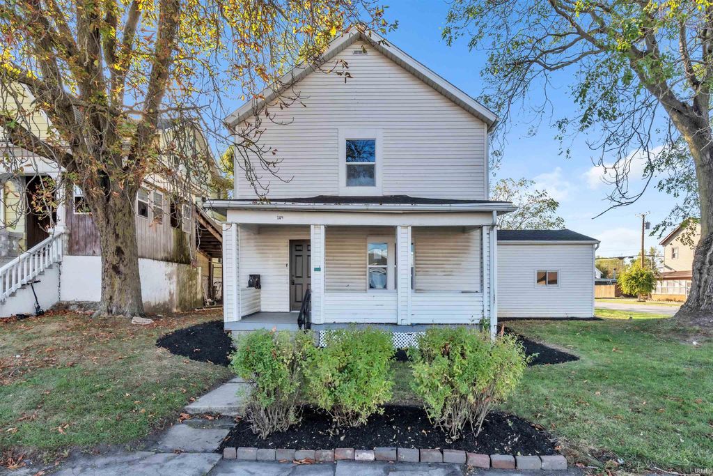 104 S Cowen Street, Garrett, IN 46738