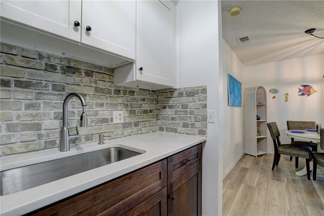 1116 Breezy Way 1H, Sebastian, FL 32958