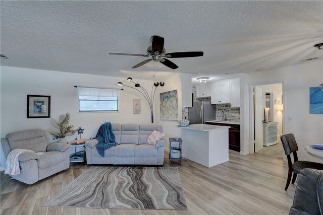 1116 Breezy Way 1H, Sebastian, FL 32958