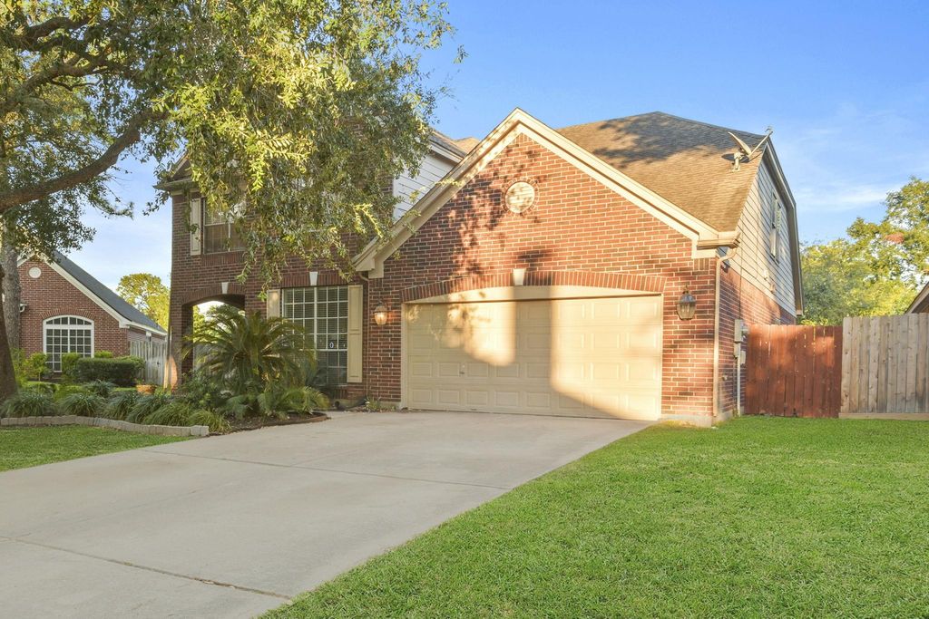 8550 Waiting Spring Lane, Houston, TX 77095