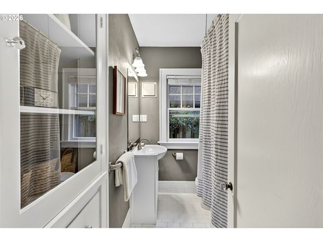 728 Se 55TH Ave, Portland, OR 97215