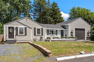 265 Hunt Avenue, Warwick, RI 02886
