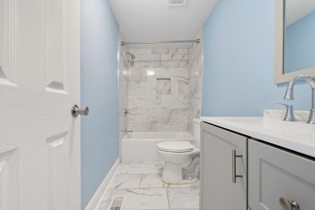 714 E Picasso Circle, Defuniak Springs, FL 32433