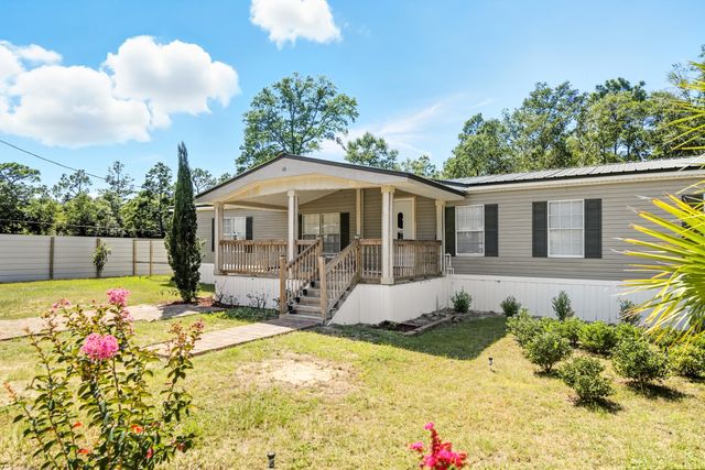 714 E Picasso Circle, Defuniak Springs, FL 32433