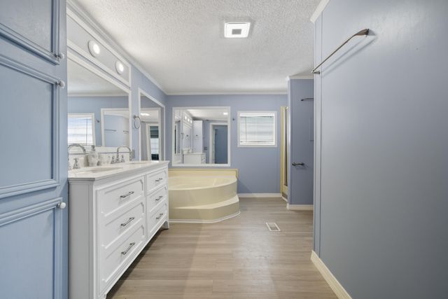 714 E Picasso Circle, Defuniak Springs, FL 32433