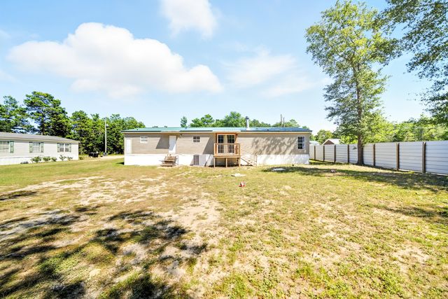 714 E Picasso Circle, Defuniak Springs, FL 32433