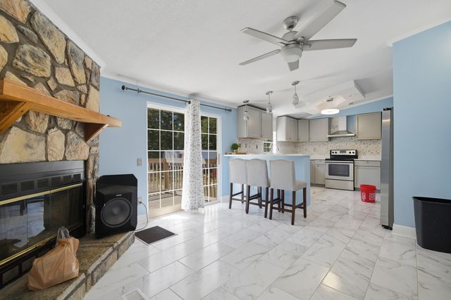 714 E Picasso Circle, Defuniak Springs, FL 32433