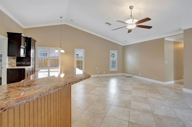 12486 SW 9th Pl, Davie, FL 33325