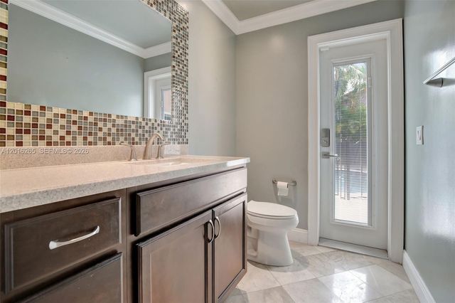 12486 SW 9th Pl, Davie, FL 33325