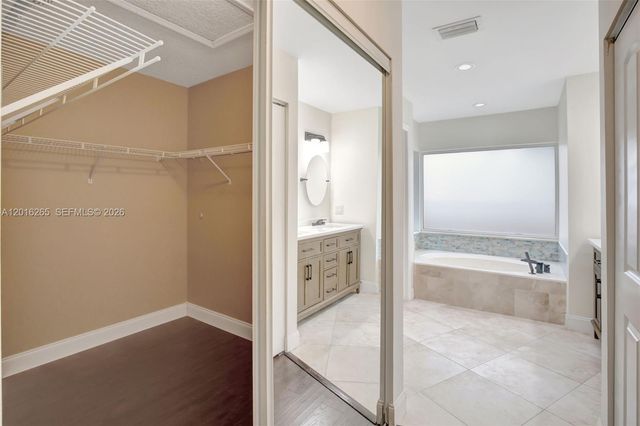 12486 SW 9th Pl, Davie, FL 33325